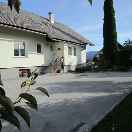 Apartma Majda בלד